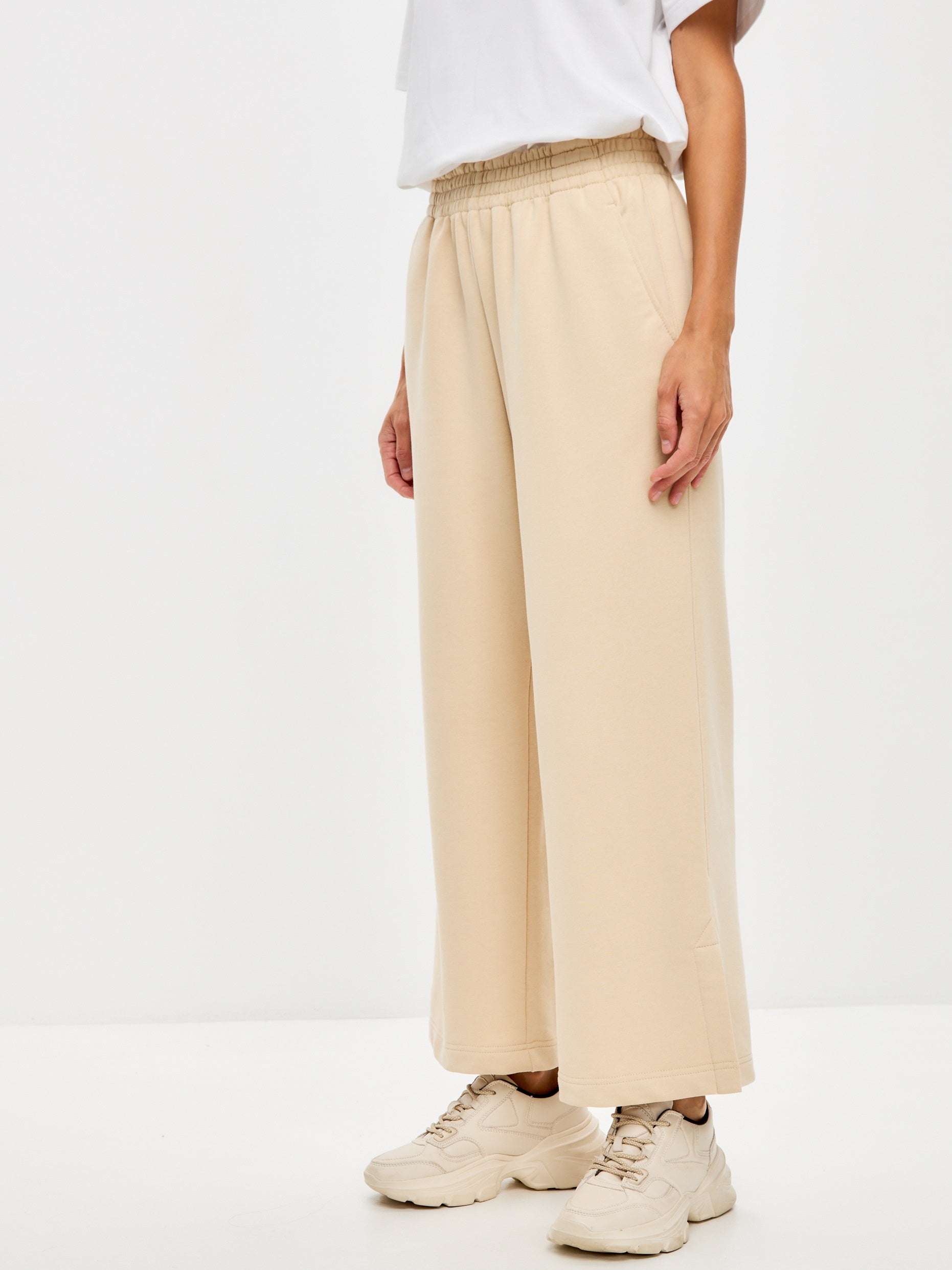 Beige Women's culottes CAT - Maniita Lacitta