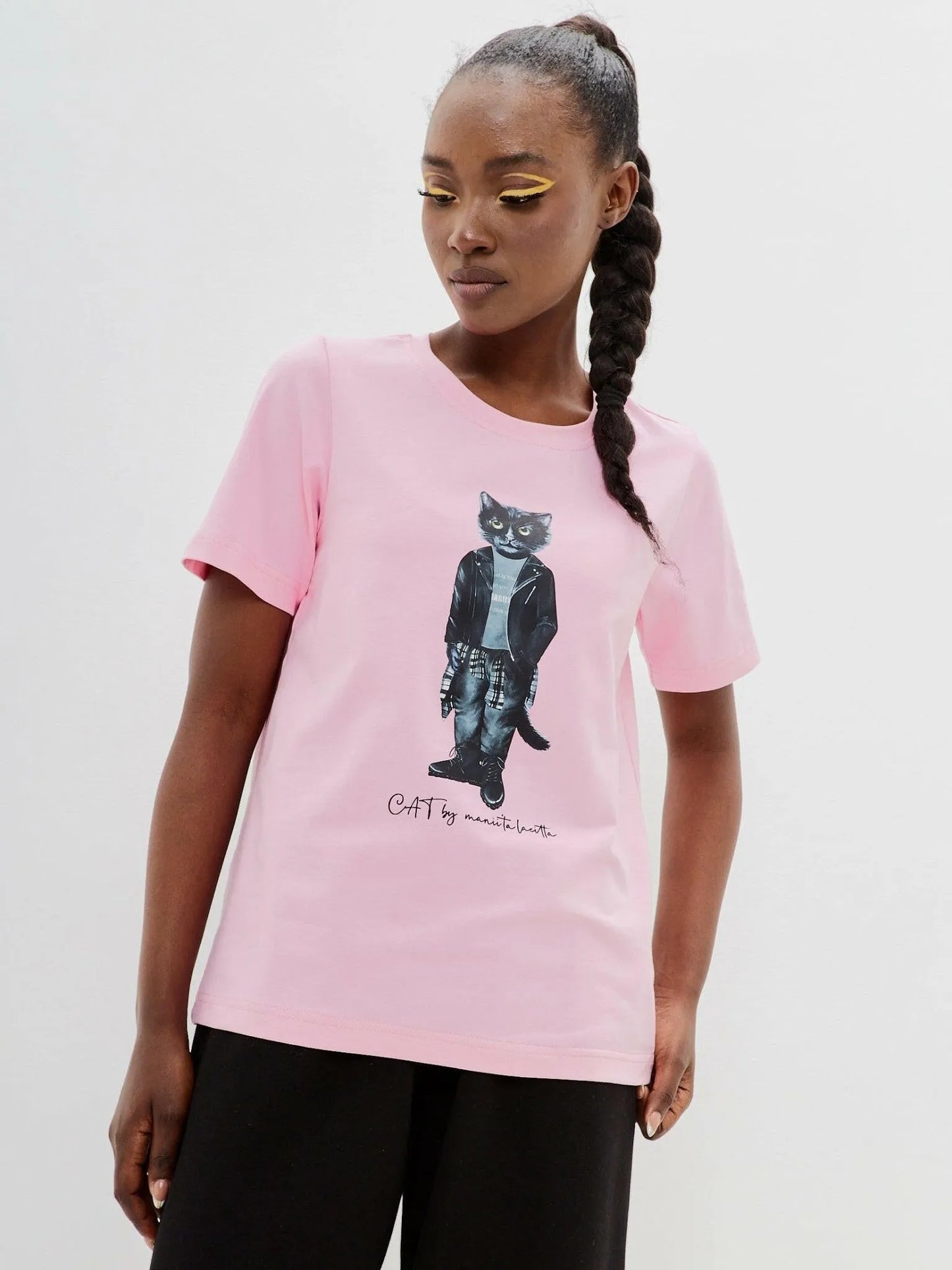 Set: women's pink T-shirt with ROCKER CAT print and black wide sweatpants - Maniita Lacitta